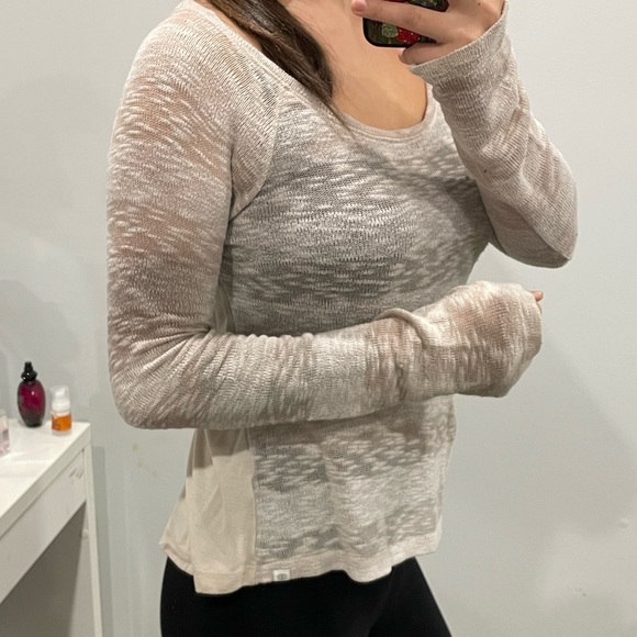 Lone sleeve top. - Picture 2 of 5